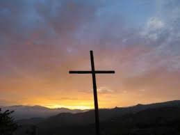 Una tradición de la religión Católica que se practica desde el siglo pasado es el Día de la Santa Cruz y se festeja cada 3 de mayo como signo de la redención de Jesucristo, signo de gloria y de honor. Las familias se reúnen para rezar los Mil Jesuses, hacer oraciones a la cruz y ofrendar, especialmente alimentos, para que nunca falten. Una tradición de la religión Católica que se practica desde el siglo pasado es el Día de la Santa Cruz y se festeja cada 3 de mayo como signo de la redención de Jesucristo, signo de gloria y de honor. Las familias se reúnen para rezar los Mil Jesuses, hacer oraciones a la cruz y ofrendar, especialmente alimentos, para que nunca falten.