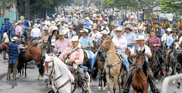 Esta actividad es tradicional al comienzo de la Feria. Esta actividad es tradicional al comienzo de la Feria.