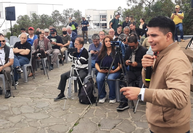 Camilo Naranjo, gerente del Instituto de Cultura y Turismo de Manizales, durante la presentación a los medios de comunicación en la torre de Chipre. Camilo Naranjo, gerente del Instituto de Cultura y Turismo de Manizales, durante la presentación a los medios de comunicación en la torre de Chipre.