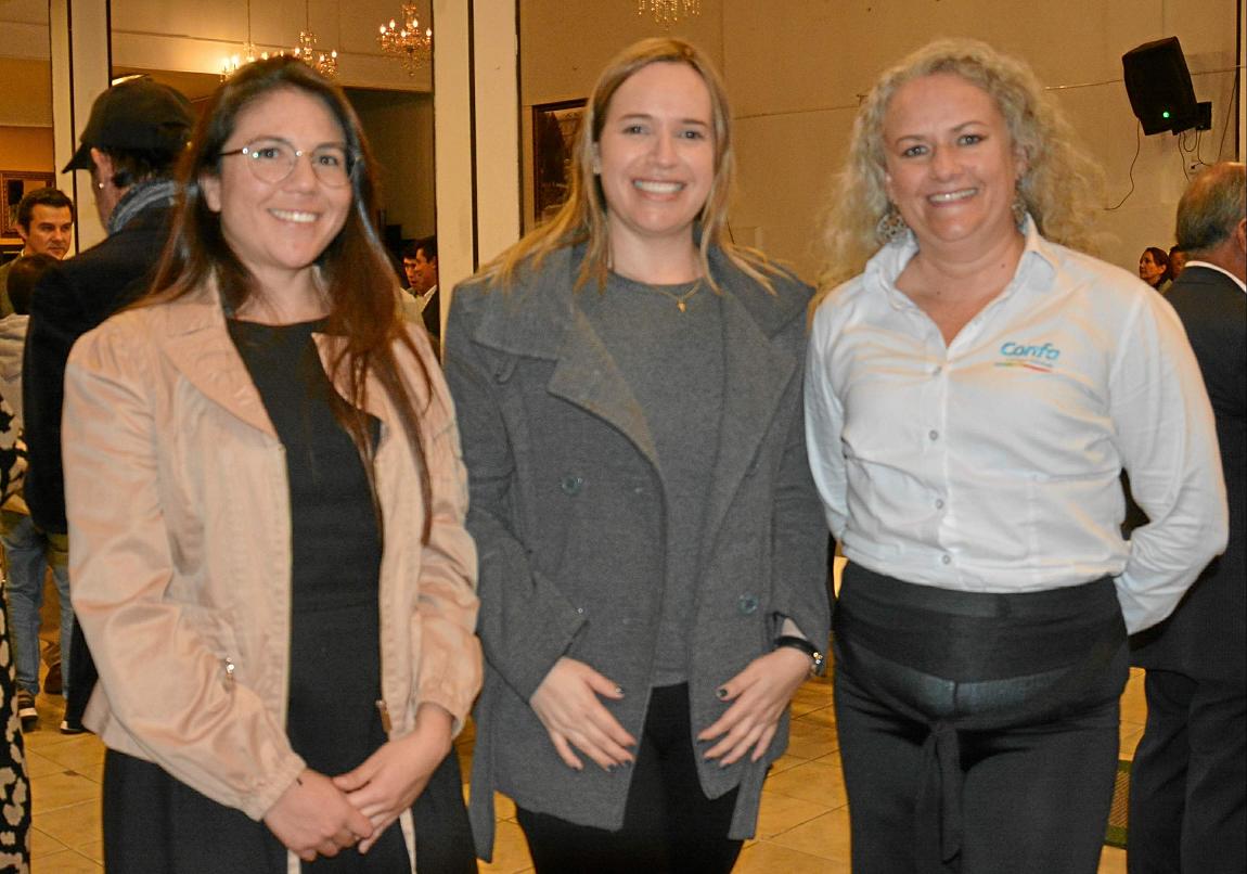 Alejandra Correa González, de Efigás; Valentina Castaño Ramírez, de Aladino Salas de Juegos, y Margarita María Maya Ortega, de Confa. Alejandra Correa González, de Efigás; Valentina Castaño Ramírez, de Aladino Salas de Juegos, y Margarita María Maya Ortega, de Confa.