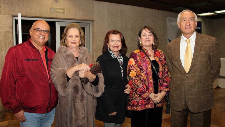 José Alberto Arias, Elvira Escobar, Ruby Jaramillo, Natalia Marulanda y Gabriel Barreneche. José Alberto Arias, Elvira Escobar, Ruby Jaramillo, Natalia Marulanda y Gabriel Barreneche.