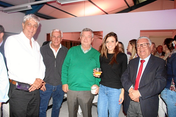 Germán López, Arturo Vallejo, Fabián Escobar, Oriana Jalabert y Luis Bernardo Gómez. Germán López, Arturo Vallejo, Fabián Escobar, Oriana Jalabert y Luis Bernardo Gómez.