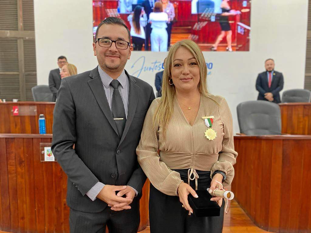 El entonces concejal Andrés Sierra y Paola Cristancho, directora de Cotelco. El entonces concejal Andrés Sierra y Paola Cristancho, directora de Cotelco.