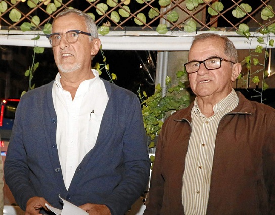 El escritor Mario César y el periodista José Miguel Alzate.