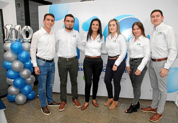 Neyder Yesid Giraldo Rodríguez, Daniel Carrillo, Lina Ramírez, Daniela Díaz, Sofía Londoño y Sebastián Gómez. Neyder Yesid Giraldo Rodríguez, Daniel Carrillo, Lina Ramírez, Daniela Díaz, Sofía Londoño y Sebastián Gómez.