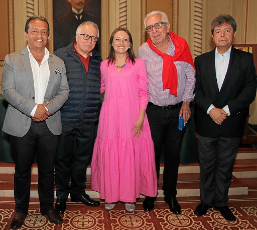 Fabián Giraldo, José Fernando Rodas, Adriana Salazar, Álvaro Hernando Gallego, Alberto Naranjo Bedoya. Fabián Giraldo, José Fernando Rodas, Adriana Salazar, Álvaro Hernando Gallego, Alberto Naranjo Bedoya.
