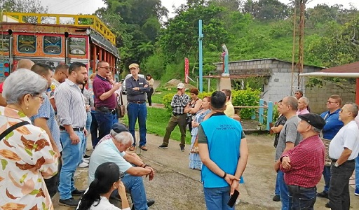 Foto | Cortesía Alcaldía de Victoria | LA PATRIA Aprovechando la visita de la Academia de Historia de Caldas al lanzamiento del libro, se realizó un recorrido por las veredas La Italia y Cañaveral rescatando las vivencias de estas poblaciones. Foto | Cortesía Alcaldía de Victoria | LA PATRIA Aprovechando la visita de la Academia de Historia de Caldas al lanzamiento del libro, se realizó un recorrido por las veredas La Italia y Cañaveral rescatando las vivencias de estas poblaciones.
