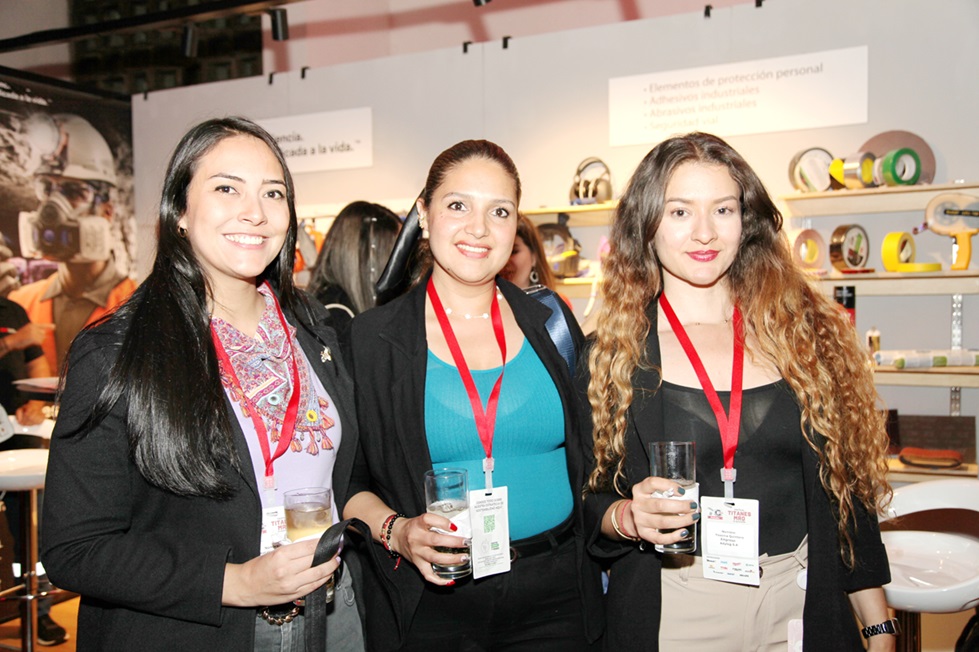 Natalia Álvarez, Jennifer Ospina y Yessica Quintero. Natalia Álvarez, Jennifer Ospina y Yessica Quintero.