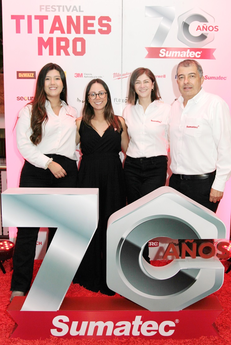 Manuela Jaramillo, María Camila Ramírez, Diana Sánchez y Carlos Mejía, director regional. Manuela Jaramillo, María Camila Ramírez, Diana Sánchez y Carlos Mejía, director regional.