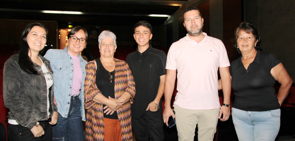 María Londoño, Yurani Ocampo, Martha Lucia Ramírez, Juan Esteban Restrepo, Andrés Eduardo Henao y Martha Lucía Pinilla. María Londoño, Yurani Ocampo, Martha Lucia Ramírez, Juan Esteban Restrepo, Andrés Eduardo Henao y Martha Lucía Pinilla.