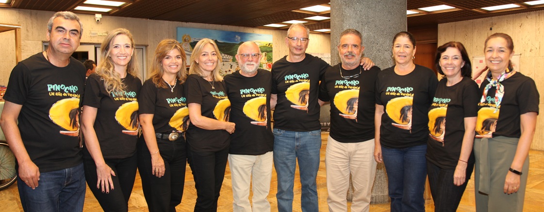 Julián Hernández; Ximena González; Luz Adriana Hoyos; Marcela González; Leonardo Arias; Alberto Jaramillo, director Niño de los Andes sede Manizales; Paulo Felipe Gómez; Ana Isabel Jaramillo; Natalia González, y Gloria Nancy Cárdenas. Julián Hernández; Ximena González; Luz Adriana Hoyos; Marcela González; Leonardo Arias; Alberto Jaramillo, director Niño de los Andes sede Manizales; Paulo Felipe Gómez; Ana Isabel Jaramillo; Natalia González, y Gloria Nancy Cárdenas.
