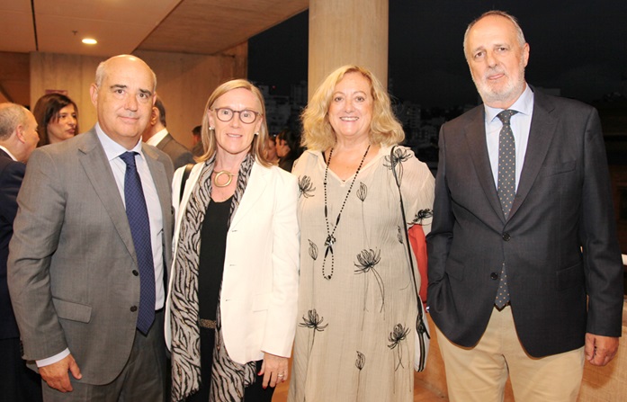 Javier Hernández, Rosa Ferreira, Mirentxu Foreoy y Juan María Bilbao. Javier Hernández, Rosa Ferreira, Mirentxu Foreoy y Juan María Bilbao.