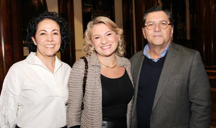 Paula Andrea Valencia, María Alejandra Gómez y Luis Roberto Rivas. Paula Andrea Valencia, María Alejandra Gómez y Luis Roberto Rivas.