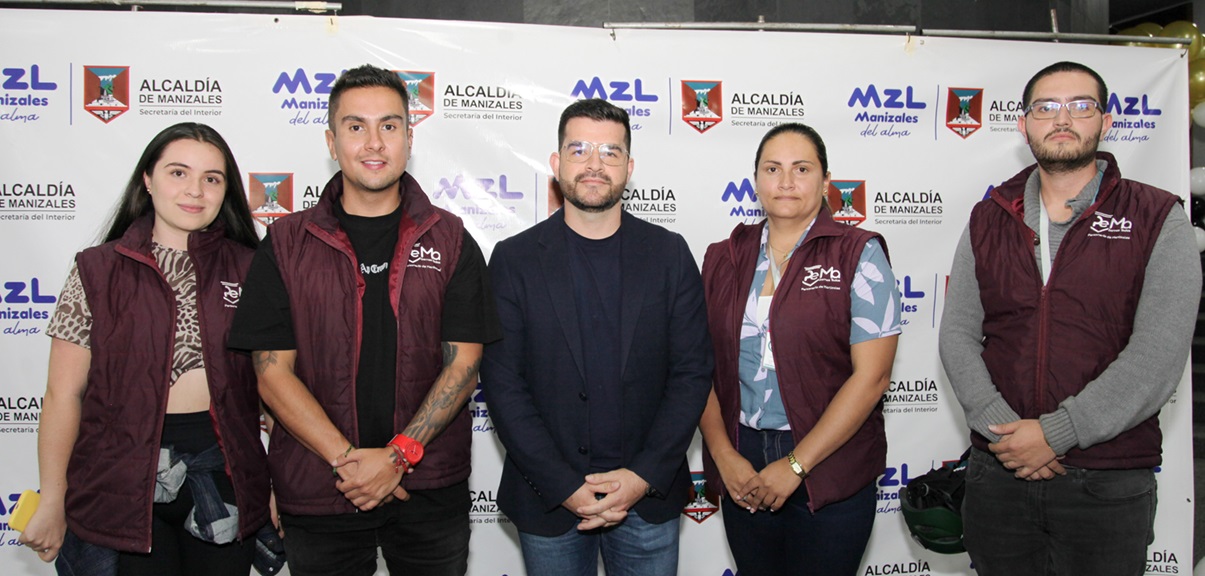Andrea Gómez, Santiago Osorio, Juan Pablo Osorio, Yuli Paola Zapata y Felipe Montoya. Andrea Gómez, Santiago Osorio, Juan Pablo Osorio, Yuli Paola Zapata y Felipe Montoya.