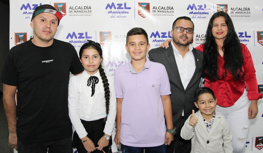 Diomedes Zuluaga, Salomé Zuluaga, Jean Carlos Zuluaga, Emiliano Zuluaga, Leonardo Zuluaga y Lina Isabel Martínez. Diomedes Zuluaga, Salomé Zuluaga, Jean Carlos Zuluaga, Emiliano Zuluaga, Leonardo Zuluaga y Lina Isabel Martínez.