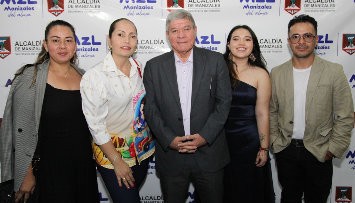 Karen Tangarife, Nohora Contento, Darío Escehomo, Daniela Mejía, Eduardo Medina. Karen Tangarife, Nohora Contento, Darío Escehomo, Daniela Mejía, Eduardo Medina.