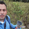 Carlos Andrés Díaz Vargas, en trabajo de campo en un cultivo ilícito de coca.