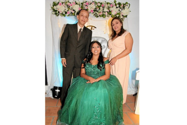 Vícter Alejandro Caicedo Quiceno, Nicole Caicedo Krastz, Catherine Krastz Piedrahíta.