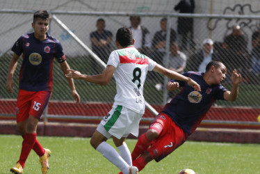 Manizales F.C. (1) y La Fiera (0) protagonizaron un excelente partido. El gol del triunfo se consiguió a los 10 segundos del pitazo inicial.