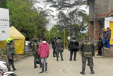 La Policía y el Ejército despejaron las vías en el Bajo Cauca antioqueño y Sur de Córdoba.