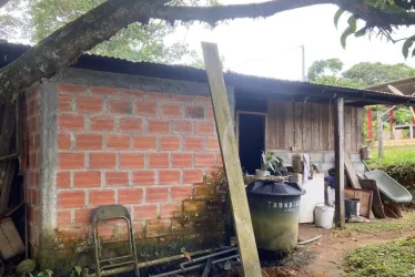 Esta es una de las dos casas que está en riesgo tras deslizamiento en Victoria. 