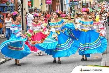 Los chinchinenses desfilaron en los Carnavales del Café.