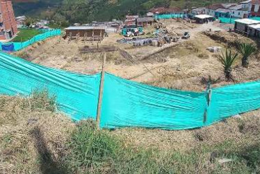 Los retrasos para terminar obras escolares en Colombia es otra de las inquietudes que plantea el senador caldense Guido Echeverri, ante el Gobierno nacional.    