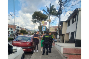 Recorridos por calles y establecimientos.