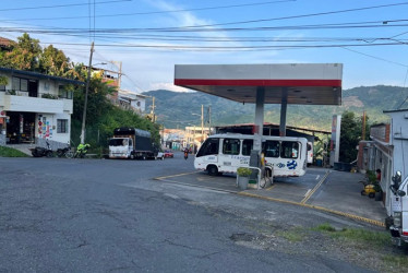 Las estaciones de servicio de Anserma (Caldas) no vendieron combustible (ni gasolina, ni ACPM) a motociclistas ni a vehículos particulares durante el paro camionero.