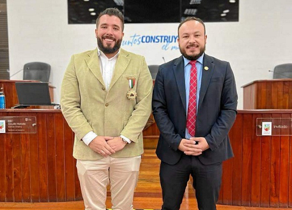 Fotos | Cortesía Concejo de Manizales | LA PATRIA José Luis Corrrea, presidente de Opositiva Aseguradora de Riesgos Profesionales, y Juan Manuel Marín, segundo vicepresidente de la corporación. Fotos | Cortesía Concejo de Manizales | LA PATRIA José Luis Corrrea, presidente de Opositiva Aseguradora de Riesgos Profesionales, y Juan Manuel Marín, segundo vicepresidente de la corporación.