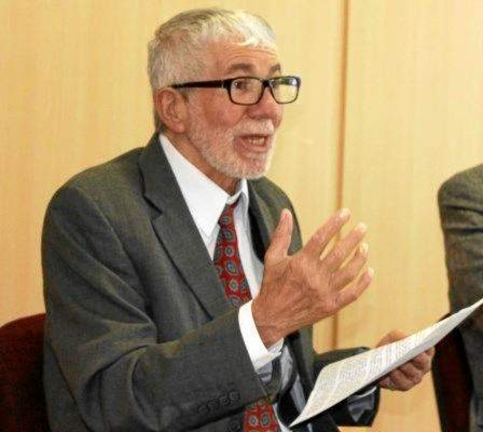 José Clareth Bonilla Cadavid falleció a sus 75 años en Manizales. Fue el fundador y director del periódico “La Reja” y miembro del grupo generacional “La Reja en el Aire”. Autor de artículos, poemas y crónicas que se publicaron en LA PATRIA. Bonilla fue miembro del Consejo Superior de la Universidad de Caldas, coautor de la Política de Egresados. Las directivas de la Casa de la Cultura, Jaime Ramírez Rojas, de Anserma lamentaron su fallecimiento y enviaron a sus familiares un mensaje de condolencia. Paz en su tumba. José Clareth Bonilla Cadavid falleció a sus 75 años en Manizales. Fue el fundador y director del periódico “La Reja” y miembro del grupo generacional “La Reja en el Aire”. Autor de artículos, poemas y crónicas que se publicaron en LA PATRIA. Bonilla fue miembro del Consejo Superior de la Universidad de Caldas, coautor de la Política de Egresados. Las directivas de la Casa de la Cultura, Jaime Ramírez Rojas, de Anserma lamentaron su fallecimiento y enviaron a sus familiares un mensaje de condolencia. Paz en