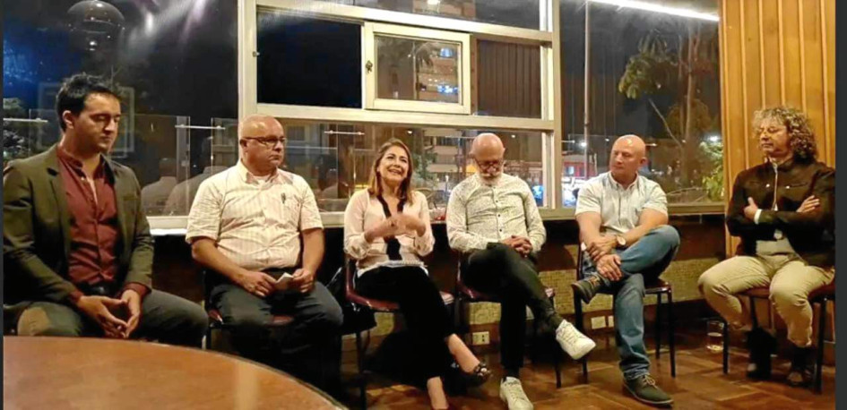 Foto | Archivo particular | LA PATRIA Mauricio López Orozco, profesional en gestión cultural y comunicativa; José Oved Buriticá, comunicador en radio y TV de la Universidad de Caldas; Luz Marina Ospina Márquez, artista e Integrante del consejo Municipal y Departamental de cultura; Huberney Cristancho Betancur, director Banda Sinfónica colegio San Luis Gonzaga; Martín Ramírez Cardona, magíster en diseño y Gestión, y Guillermo Gómez Cerón, músico, Violinista y Director Artístico.