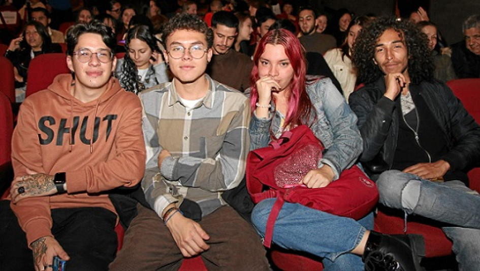 Juan José Osorio, Sergio Alejandro Salazar, Angela Patricia Becerra y Felipe Pérez. Juan José Osorio, Sergio Alejandro Salazar, Angela Patricia Becerra y Felipe Pérez.