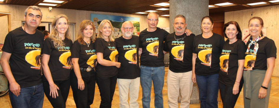 Julián Hernández; Ximena González; Luz Adriana Hoyos; Marcela González; Leonardo Arias; Alberto Jaramillo, director Niño de los Andes sede Manizales; Paulo Felipe Gómez; Ana Isabel Jaramillo; Natalia González, y Gloria Nancy Cárdenas. Julián Hernández; Ximena González; Luz Adriana Hoyos; Marcela González; Leonardo Arias; Alberto Jaramillo, director Niño de los Andes sede Manizales; Paulo Felipe Gómez; Ana Isabel Jaramillo; Natalia González, y Gloria Nancy Cárdenas.