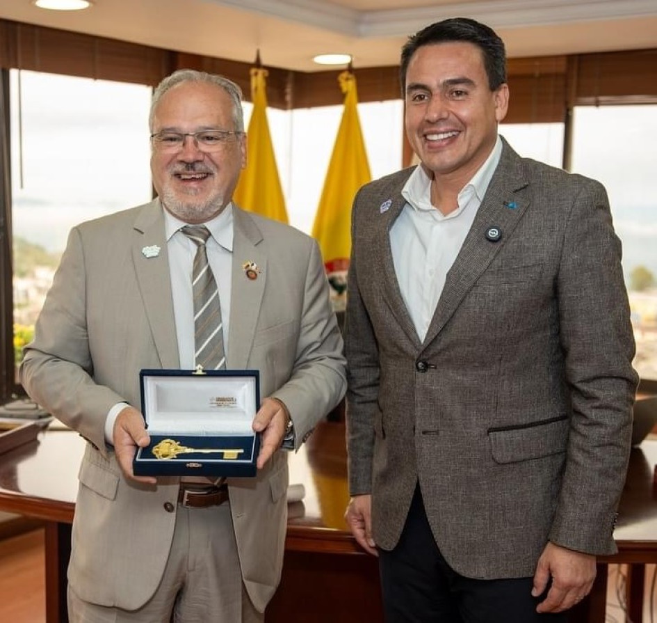 Sylvain Itté, embajador de Francia en Colombia, y Jorge Eduardo Rojas, alcalde de Manizales. Sylvain Itté, embajador de Francia en Colombia, y Jorge Eduardo Rojas, alcalde de Manizales.
