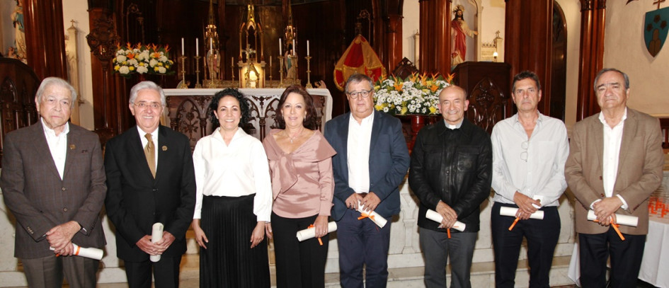 Fotos | Argemiro Idárraga | LA PATRIA Reconocimiento a los fundadores del Instituto para el Liderazgo: Néstor Buitrago Trujillo, recibió el reconocimiento a vida y obra; Germán Cardona; Paula Andrea Valencia Otálvaro, directora ejecutiva de la Fundación Instituto de Liderazgo; Adriana Gutiérrez; Ricardo Spaggiari; el padre Rigoberto Rivera Ocampo, en representación de la Arquidiócesis de Manizales; Juan Pablo Thomas Restrepo; en representación de Jaime Restrepo y Gonzalo Mazuera. Fotos | Argemiro Idárraga | LA PATRIA Reconocimiento a los fundadores del Instituto para el Liderazgo: Néstor Buitrago Trujillo, recibió el reconocimiento a vida y obra; Germán Cardona; Paula Andrea Valencia Otálvaro, directora ejecutiva de la Fundación Instituto de Liderazgo; Adriana Gutiérrez; Ricardo Spaggiari; el padre Rigoberto Rivera Ocampo, en representación de la Arquidiócesis de Manizales; Juan Pablo Thomas Restrepo; en representación de Jaime Restrepo y Gonzalo Mazuera.