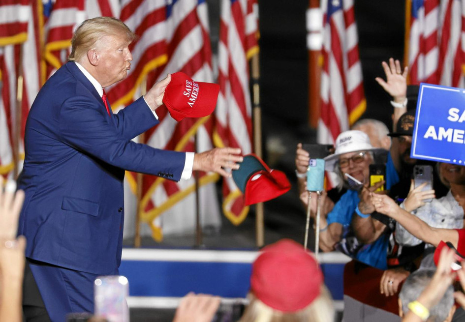 Donald Trump tacha de fracaso el comité legislativo que investiga el asalto al capitolio. Donald Trump tacha de fracaso el comité legislativo que investiga el asalto al capitolio.