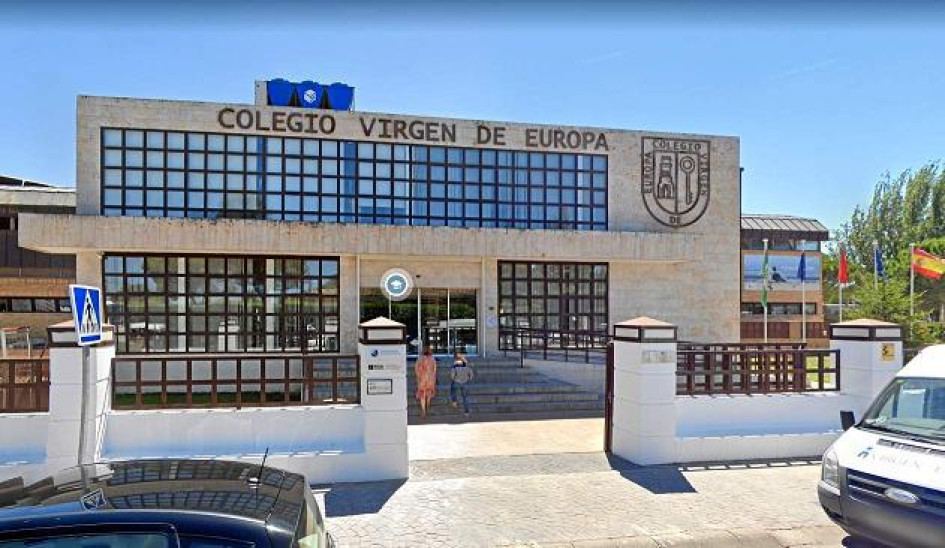 El Juzgado de Instrucción número 5 de Móstoles (Madrid) investiga al profesor del colegio Virgen de Europa de la localidad madrileña El Juzgado de Instrucción número 5 de Móstoles (Madrid) investiga al profesor del colegio Virgen de Europa de la localidad madrileña