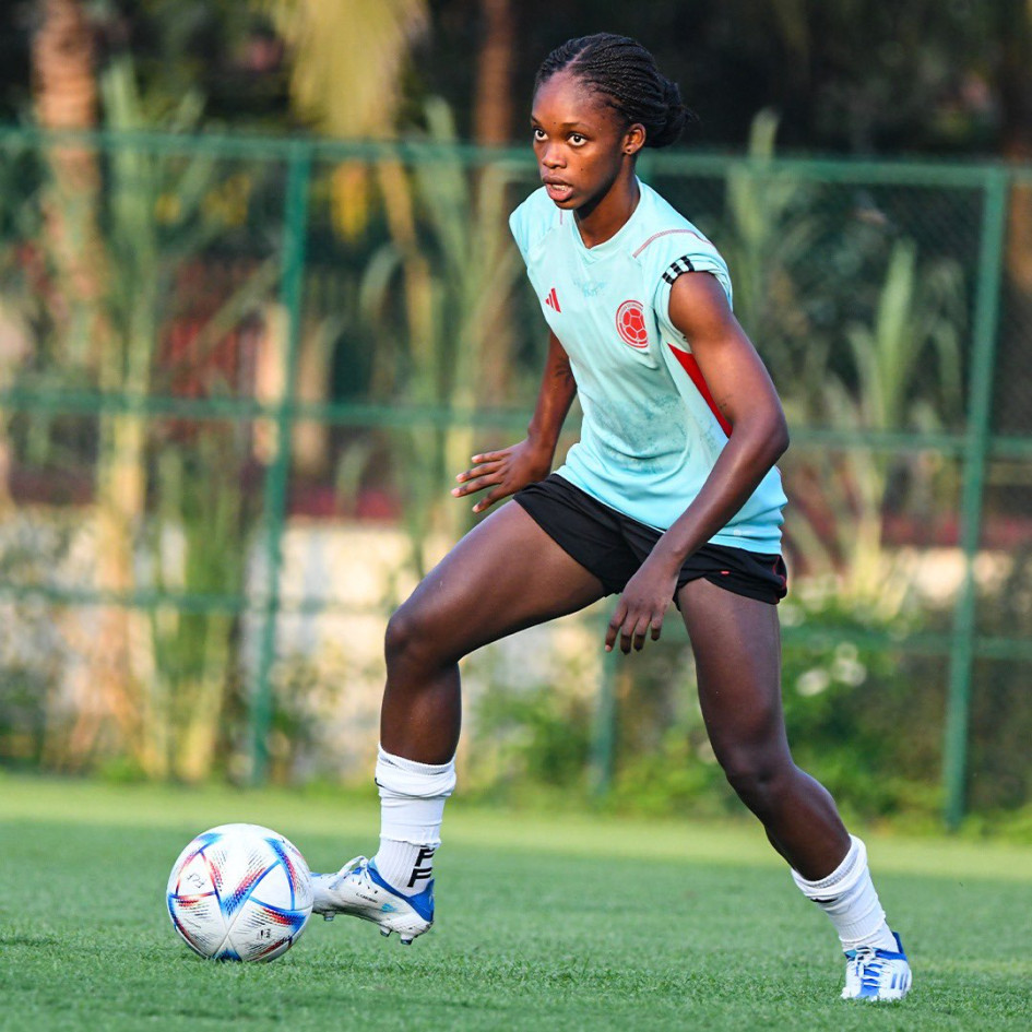 La capitana colombiana, Linda Caicedo, es el referente de la Tricolor. La atacante de 17 años ha sido decisiva en el pase a semifinales de Colombia, anotando cuatro goles en cuatro partidos y haciendo valer su título de 'mejor jugadora' de la Copa América. La capitana colombiana, Linda Caicedo, es el referente de la Tricolor. La atacante de 17 años ha sido decisiva en el pase a semifinales de Colombia, anotando cuatro goles en cuatro partidos y haciendo valer su título de 'mejor jugadora' de la Copa América.