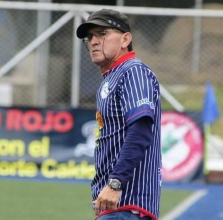 Gilberto Cardona, el "Fantasma", técnico del Once Deportivo Conexión, para la Copa La Patria BetPlay Gobernación de Caldas. Gilberto Cardona, el "Fantasma", técnico del Once Deportivo Conexión, para la Copa La Patria BetPlay Gobernación de Caldas.