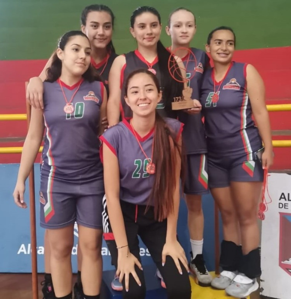 Manizales Basketball, tercero en sub-16 femenino. Manizales Basketball, tercero en sub-16 femenino.