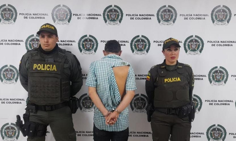 Detenido. Detenido.