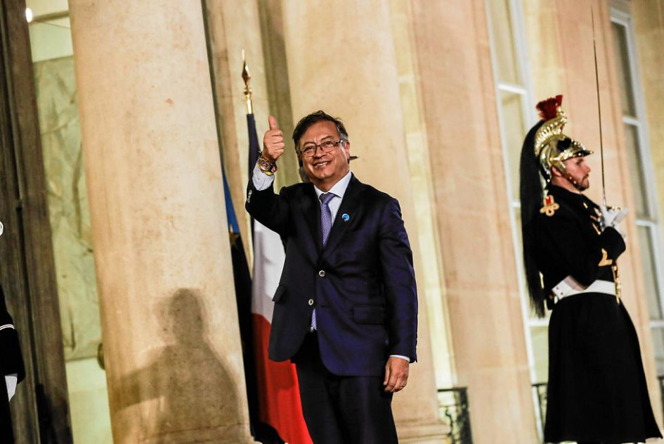 Foto | EFE | LA PATRIA Gustavo Petro visitó nuevamente anoche el Palacio del Elíseo. Foto | EFE | LA PATRIA Gustavo Petro visitó nuevamente anoche el Palacio del Elíseo.