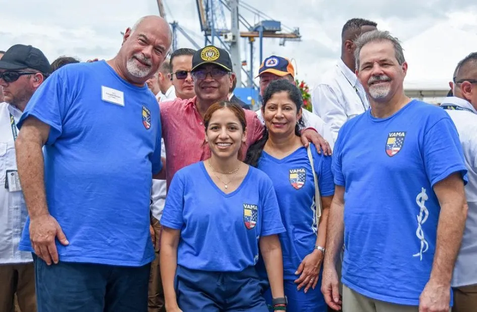 El presidente colombiano, Gustavo Petro, agradeció y despidió ayer a los médicos del hospital USNS Comfort de la Armada de Estados Unidos. El presidente colombiano, Gustavo Petro, agradeció y despidió ayer a los médicos del hospital USNS Comfort de la Armada de Estados Unidos.