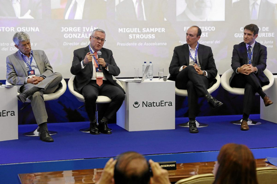 Néstor Osuna, ministro de Justicia y del Derecho, presidió el Congreso El rol del cannabis en el cambio de la política de drogas colombiana. Néstor Osuna, ministro de Justicia y del Derecho, presidió el Congreso El rol del cannabis en el cambio de la política de drogas colombiana.