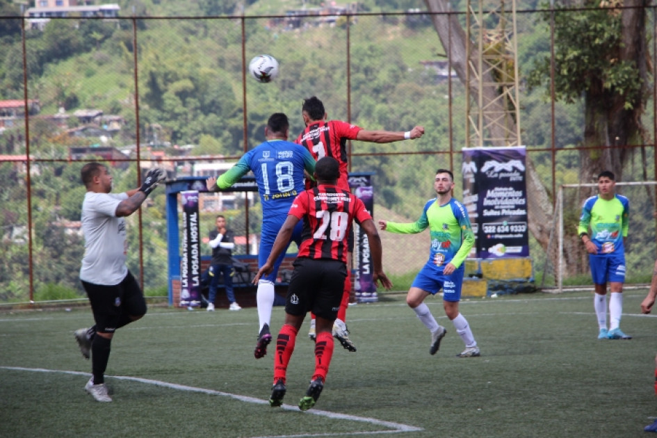 La Copa Ciudad de Villamaría tendrá este fin de semana los cuartos de final. Cuatro equipos quedarán listos para las semifinales. La Copa Ciudad de Villamaría tendrá este fin de semana los cuartos de final. Cuatro equipos quedarán listos para las semifinales.