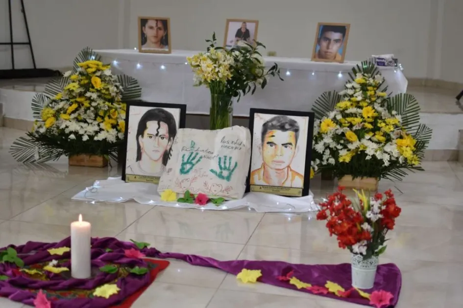 Después de 17 años entregan los cuerpos de dos hermanos asesinados en Samaná Después de 17 años entregan los cuerpos de dos hermanos asesinados en Samaná