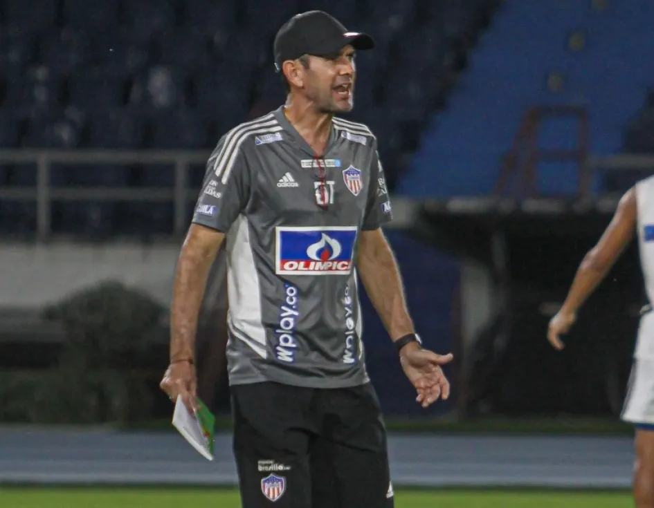 Arturo Reyes, nuevo director técnico del Junior de Barranquilla. Arturo Reyes, nuevo director técnico del Junior de Barranquilla.