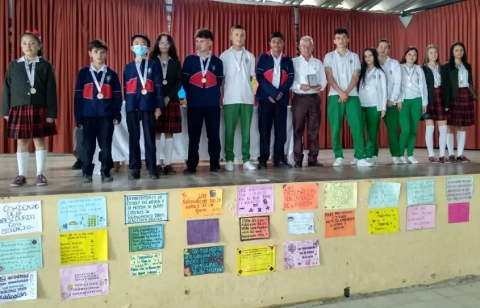 Ganadores a la excelencia matemática. Ganadores a la excelencia matemática.