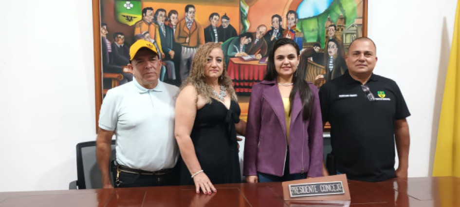 Nueva mesa directiva del Concejo de Manzanares. Nueva mesa directiva del Concejo de Manzanares.